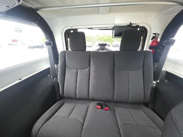 Used 2015 Green Jeep Sport image 17