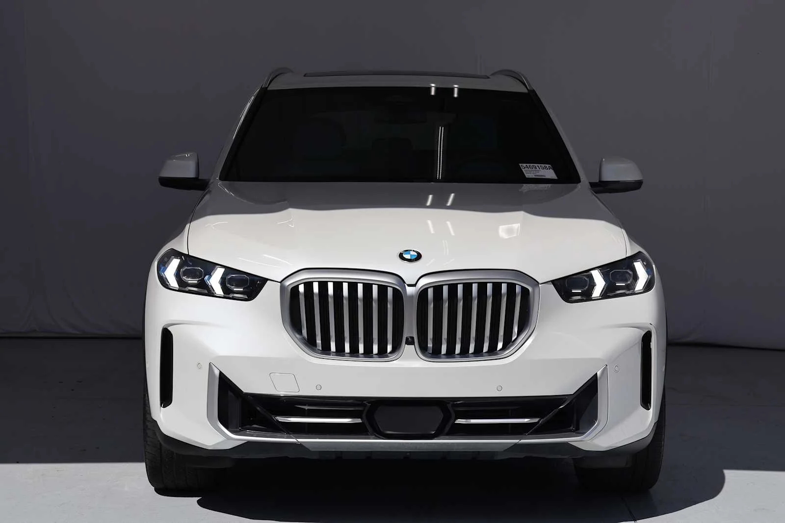 Certified Used 2025 Mineral White Metallic BMW xDrive40i image 2