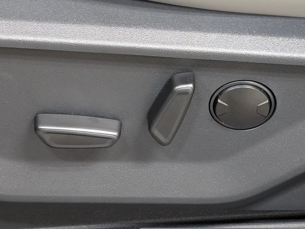 New 2027 Star White Metallic Tri-Coat Ford Active image 12