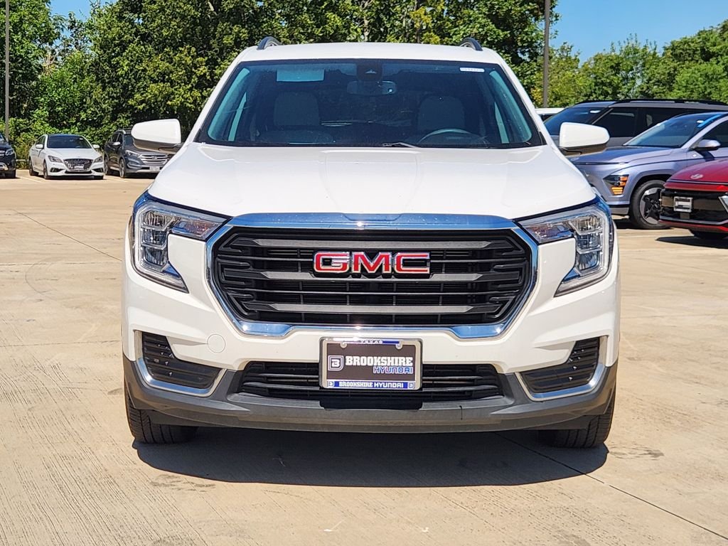 Used 2023 Summit White GMC SLE image 2