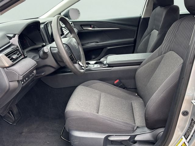 2025 Toyota Camry LE - Photo 21