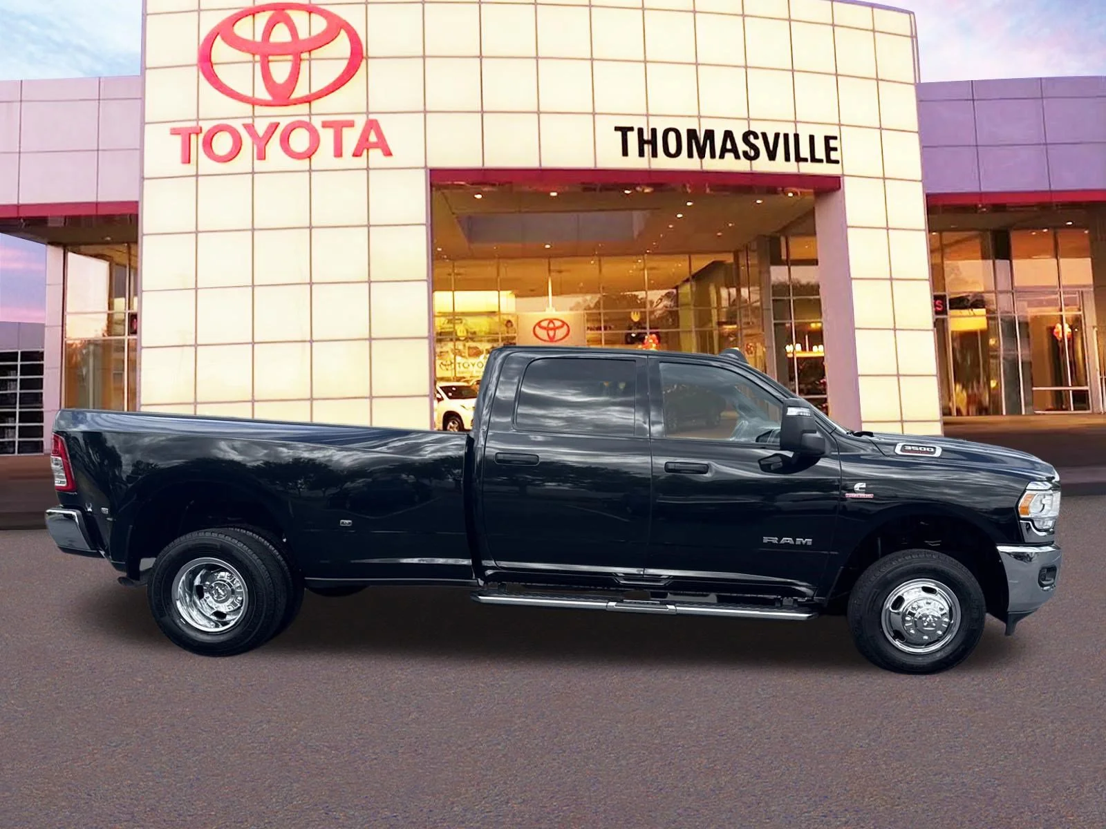 Used 2024 Diamond Black Crystal Pearlcoat Ram Big Horn image 4