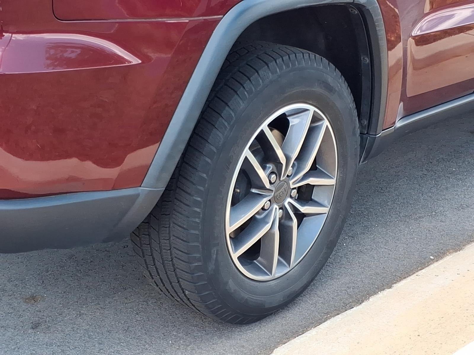 Used 2020 RED JEEP LIMI image 11