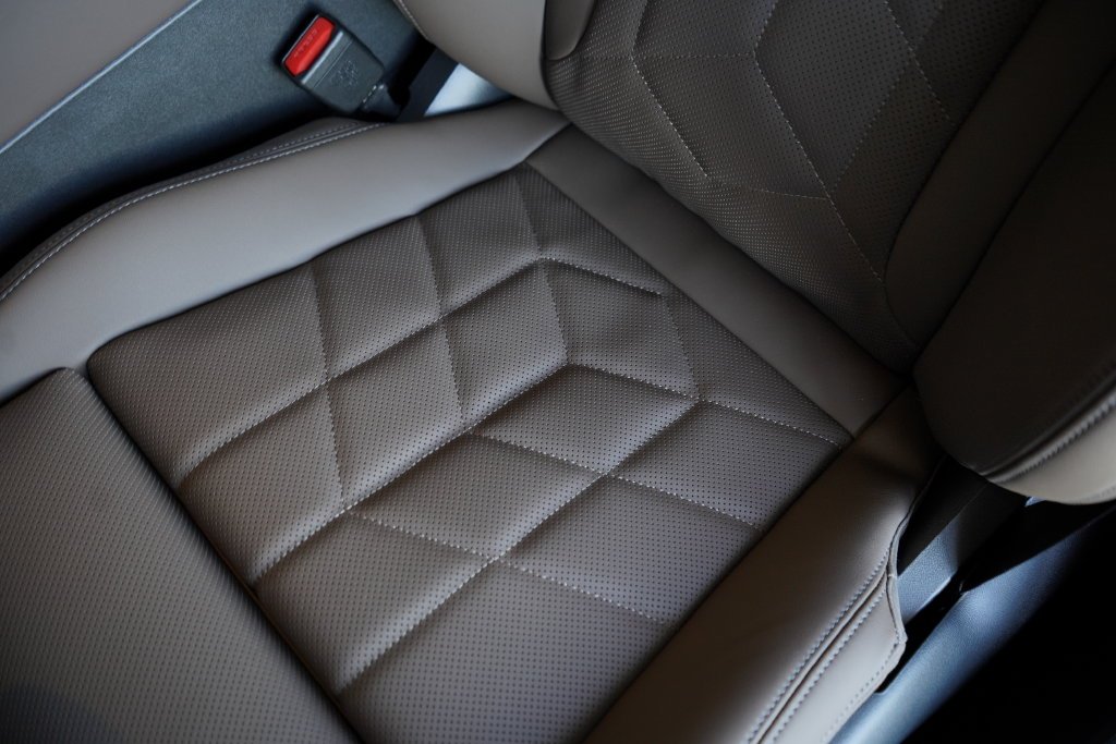 Used 2026 Dark Graphite BMW 530i image 12