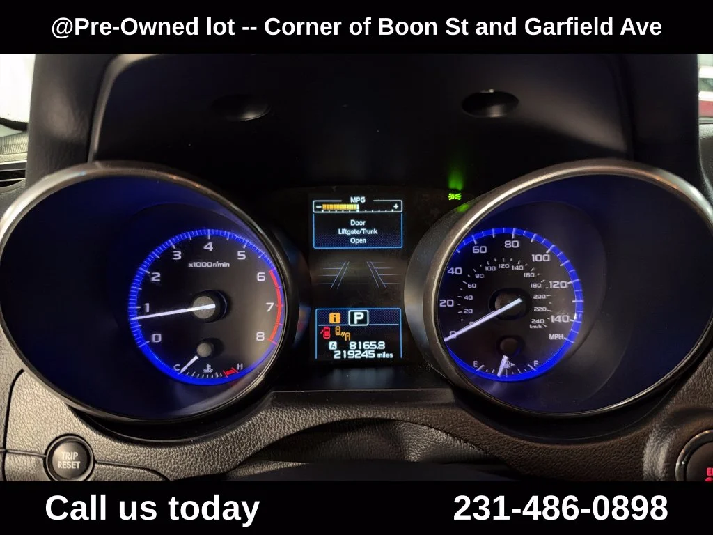 Used 2015 Silver Subaru 2.5i image 21