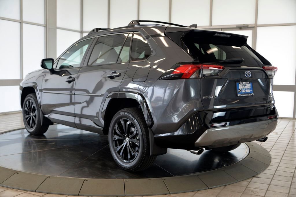 2023 Toyota RAV4 SE - Photo 6
