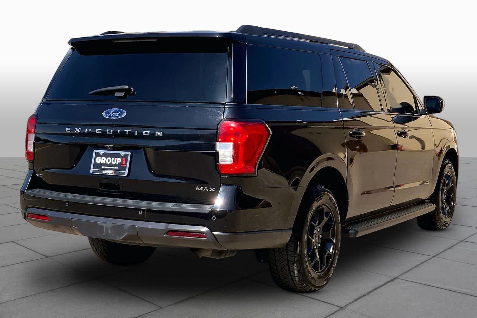 Used 2011 White Diamond Tricoat Chevrolet LTZ image 12