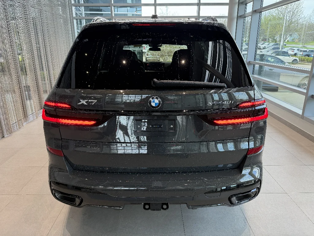 New 2027 Dravit Grey Metallic BMW xDrive40i image 5