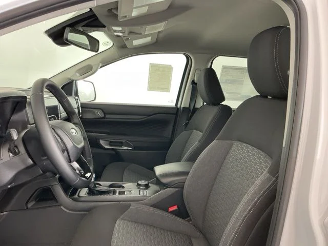 New 2025 Oxford White Ford XLT image 15