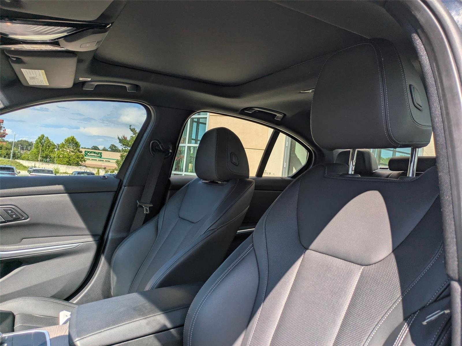 Used 2025  BMW 330i image 14