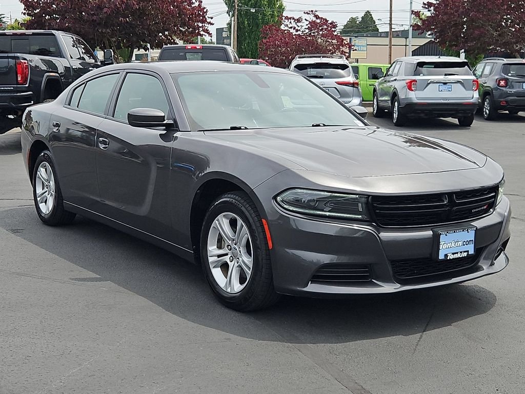 Used 2022 Granite Crystal Metallic Clearcoat Dodge SXT image 8