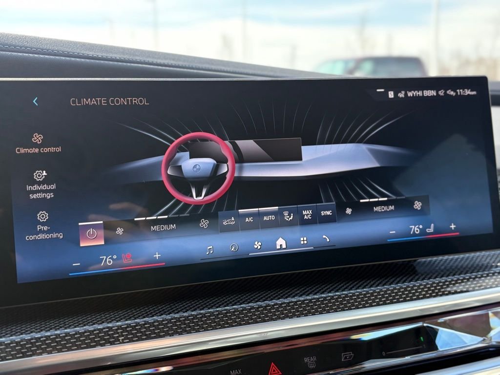2025 BMW 7 Series 760i - Photo 25