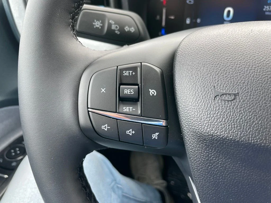 New 2026 Azure Gray Metallic Tri-Coat Ford XLT image 22