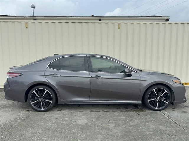 Used 2019 Predawn Gray Mica Toyota XSE V6 image 2