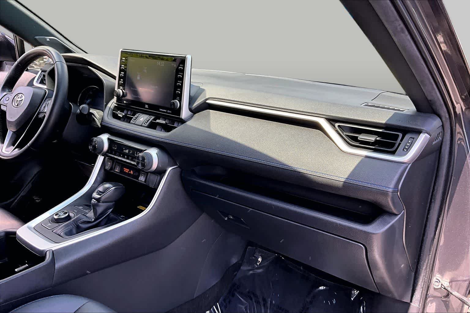 Used 2022 Magnetic Gray Metallic/Midnight Black Metallic Toyota Hybrid XSE image 19