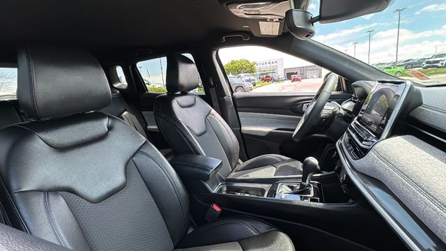 Certified Used 2025 Black Jeep Latitude image 16