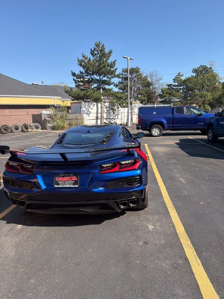 New 2027 Admiral Blue Metallic Chevrolet 2LT image 5