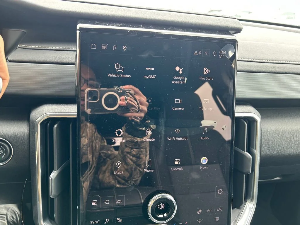 New 2026 Sterling Metallic GMC Elevation image 26