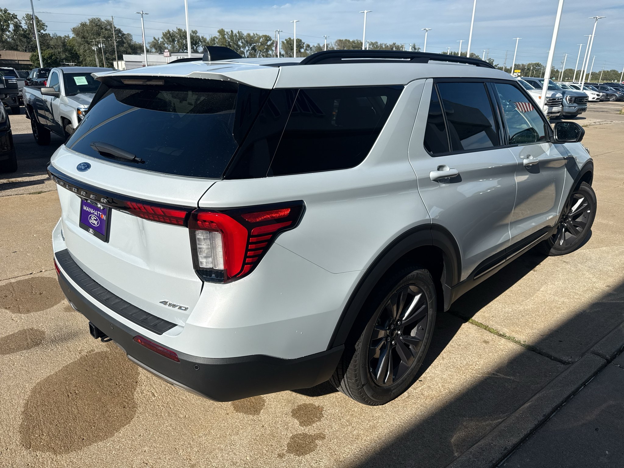 New 2026 Space White Metallic Ford Active image 6