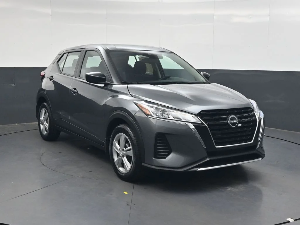 Used 2024 Gray Nissan S image 2