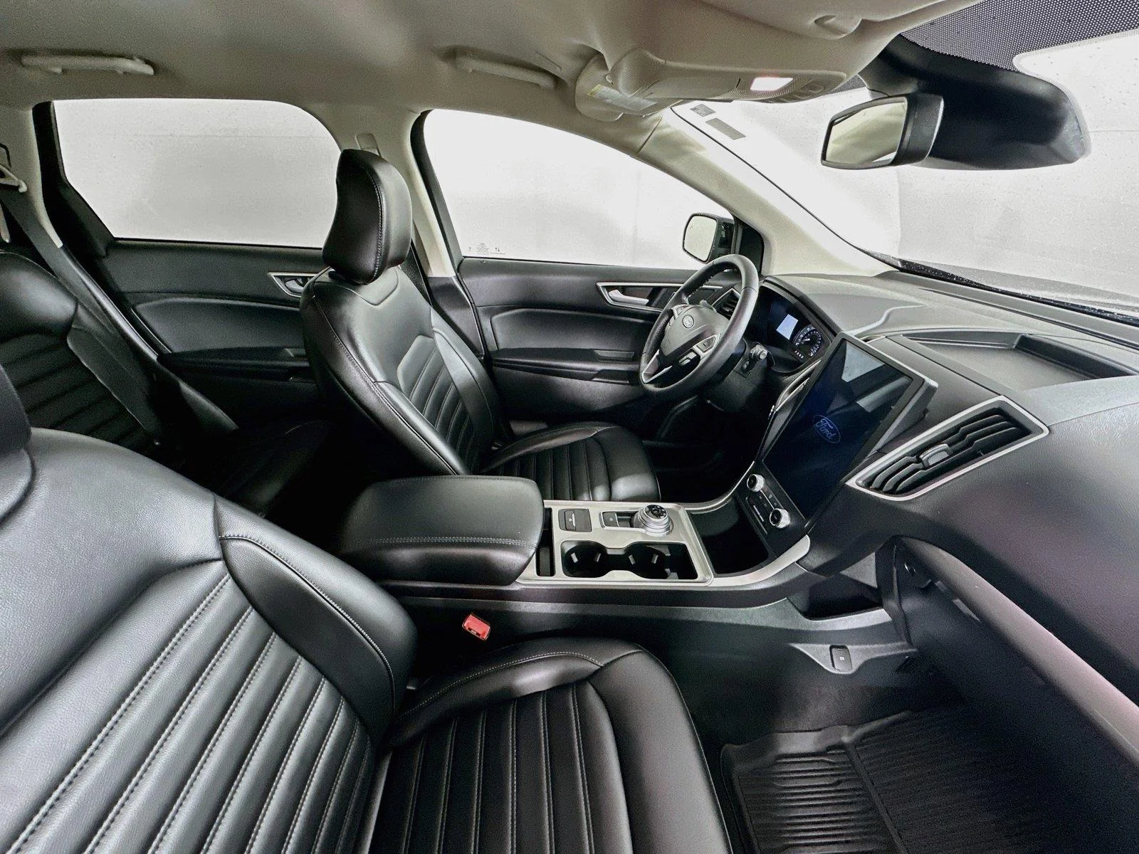 Used 2024 Agate Black Ford SEL image 27