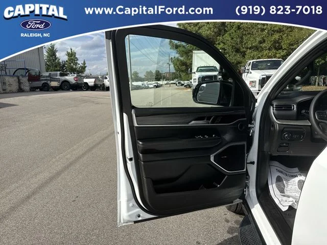 Used 2024 White Jeep Series II image 19