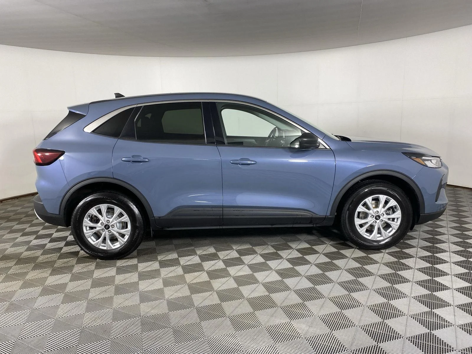 Used 2023 Bl Ford Active image 8