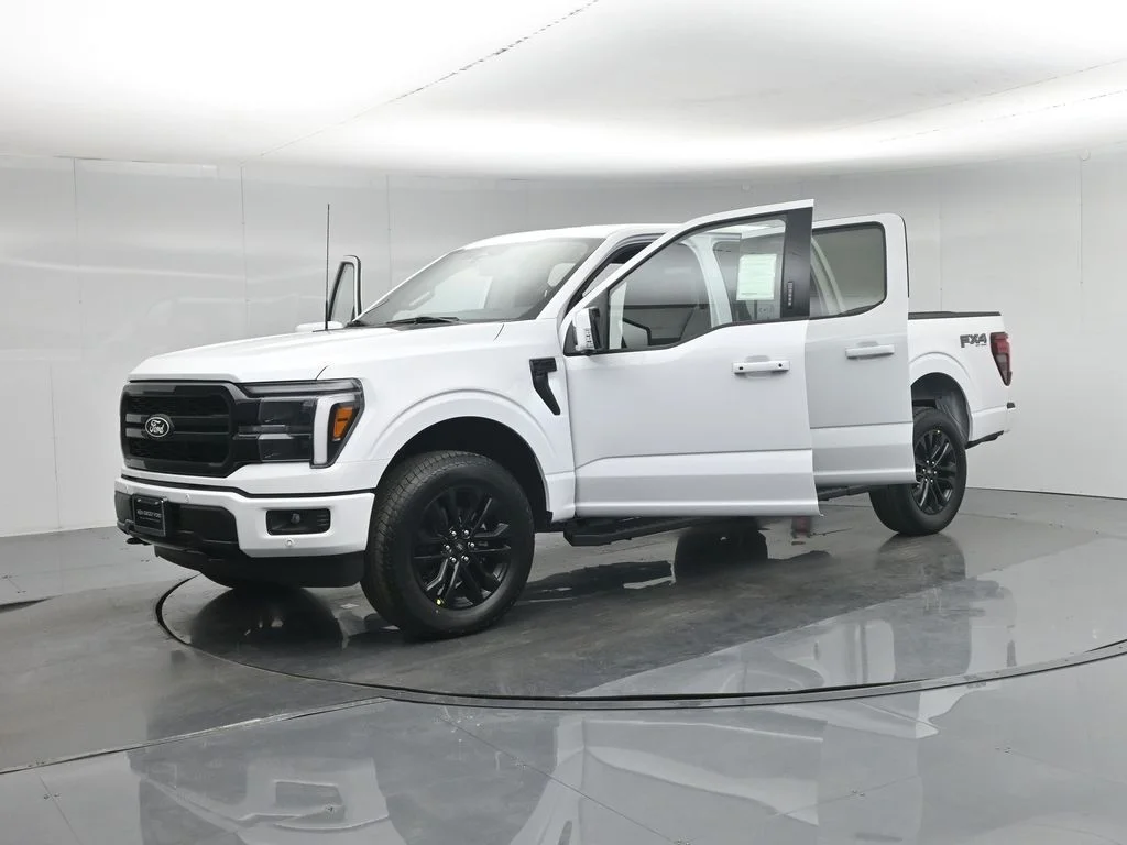New 2026 Oxford White Ford Lariat image 32