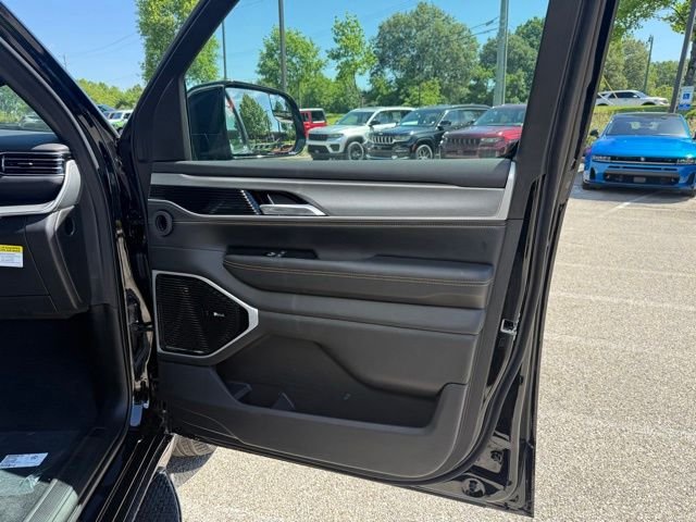 New 2026 High Gloss Black Exterior Paint Jeep Limited Reserve image 34