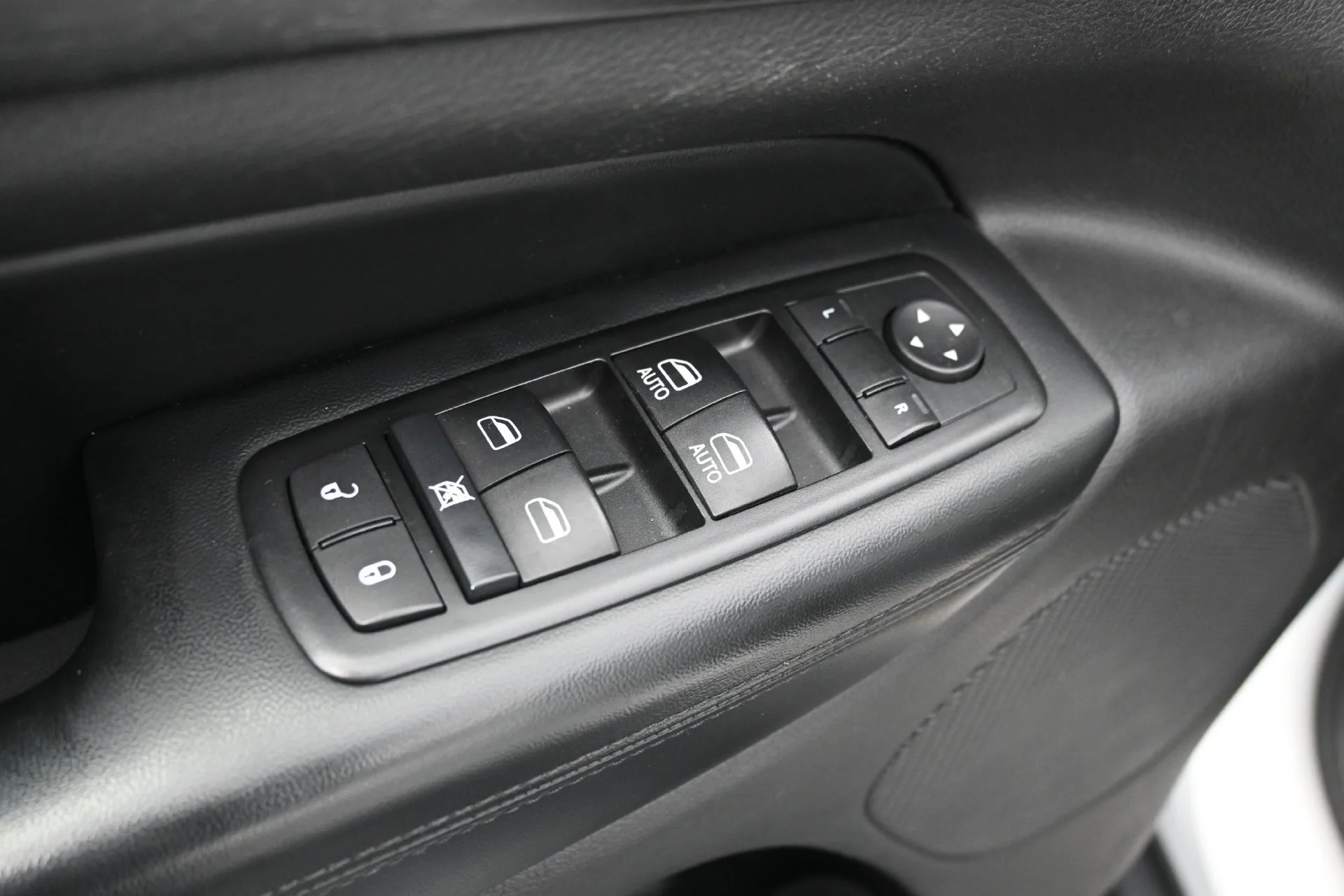 Used 2015 Bright White Clearcoat Jeep Laredo image 18