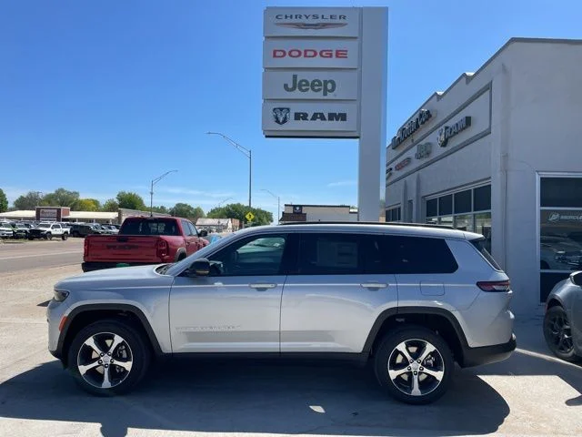 2026 Jeep Grand Cherokee L Limited 4x4's photo