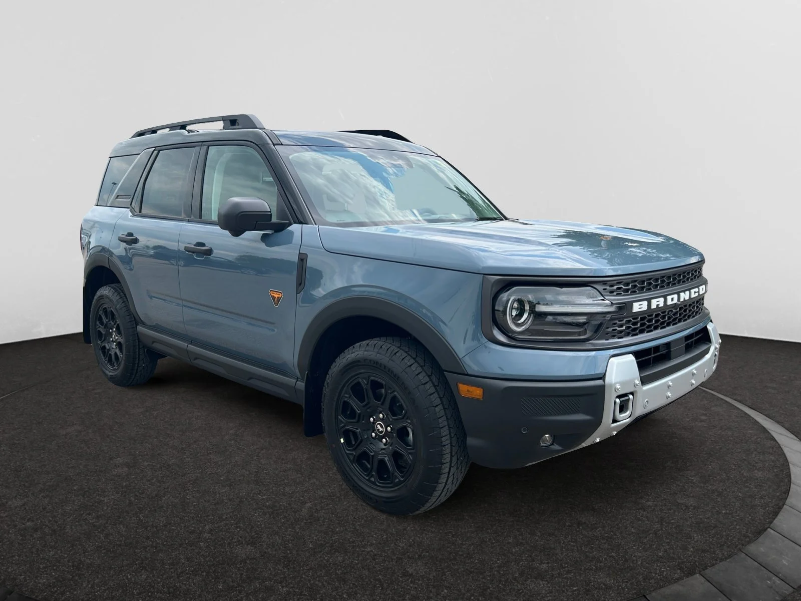 New 2026 Azure Grey Metallic Tri-Coat Ford Badlands image 7