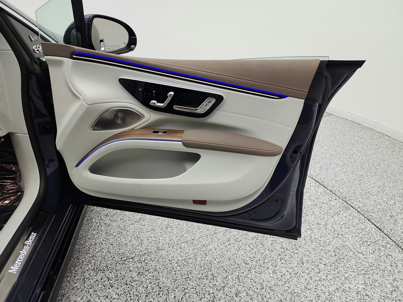 Used 2023 Twilight Blue Metallic Mercedes-Benz EQS 580 4MATIC® Sedan image 20