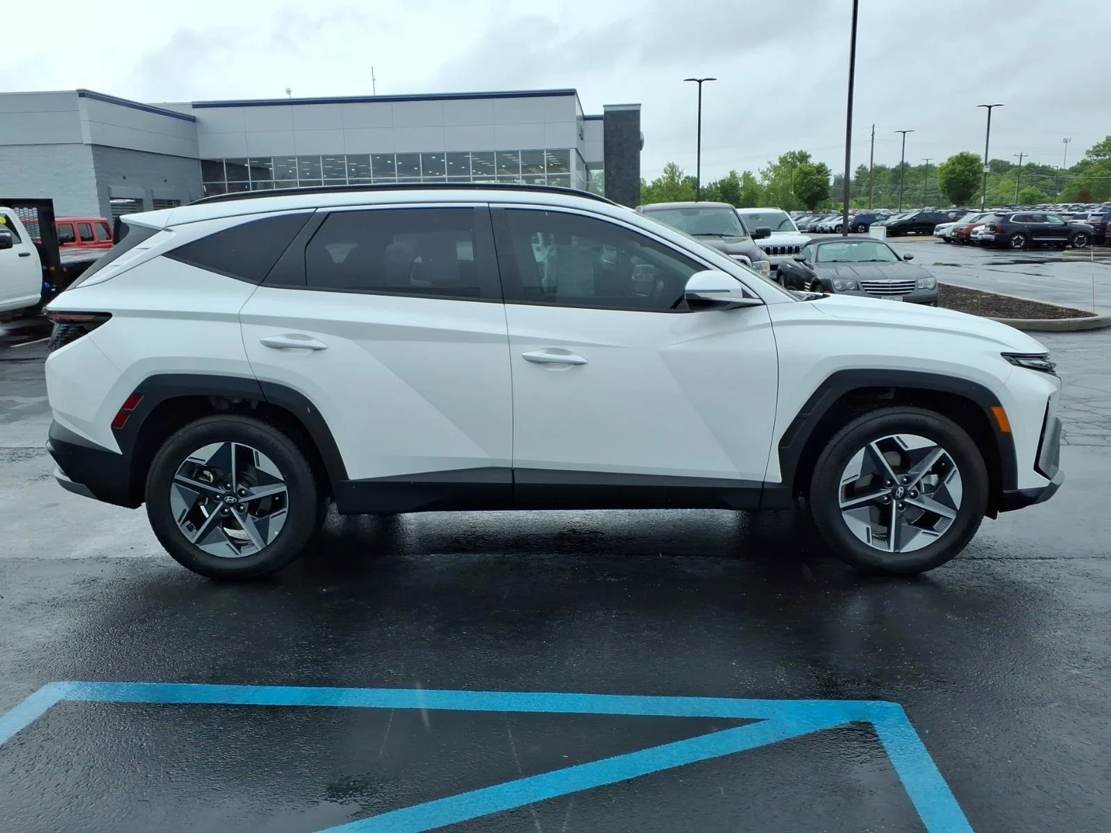 Used 2025 Serenity White Pearl Hyundai SEL Convenience image 30