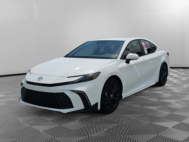 2026 Toyota Camry SE Hybrid's photo