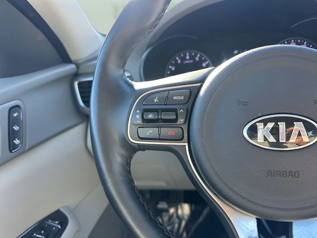 Used 2016 Gray Kia EX image 15