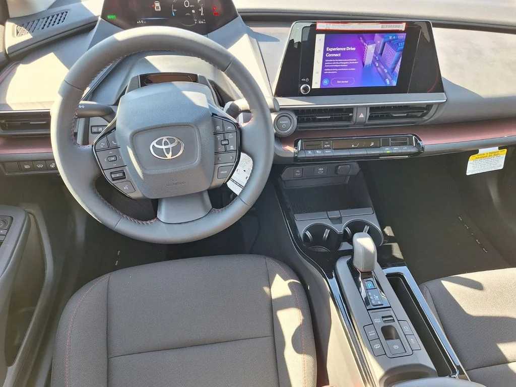 2026 Toyota Prius Plug-in Hybrid SE - Photo 9