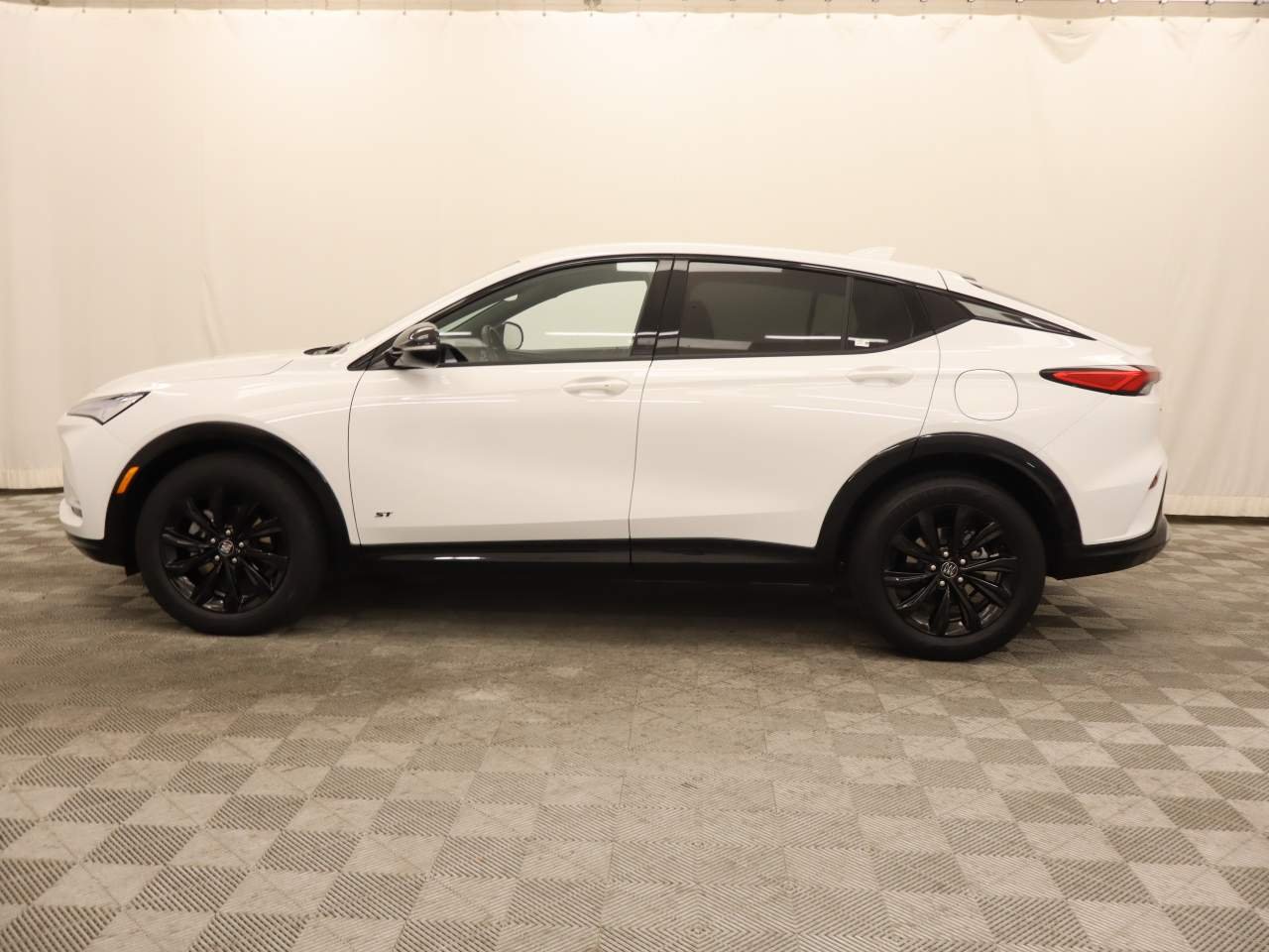 Used 2025 Summit White Buick Sport Touring image 2