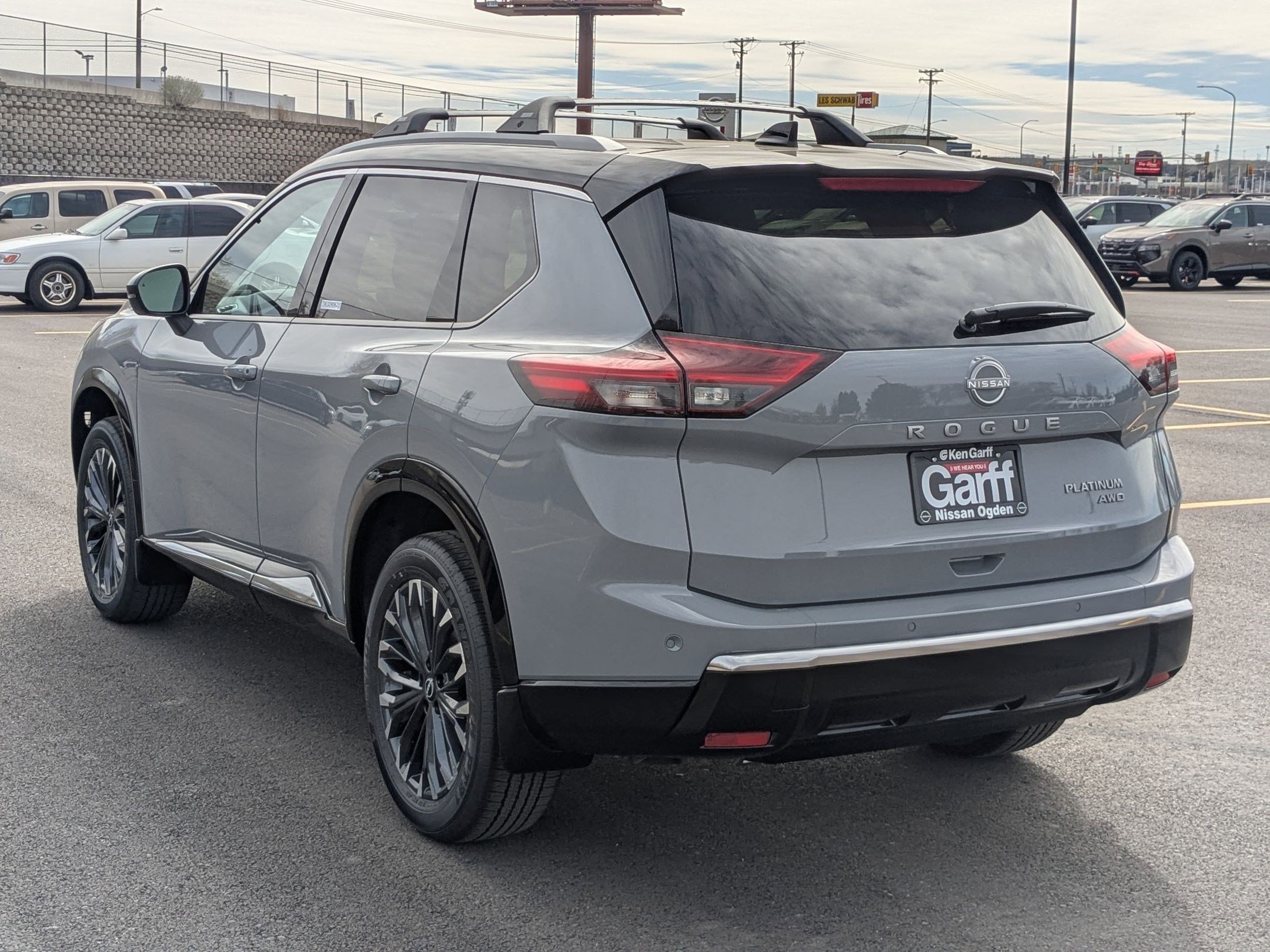 New 2026 Boulder Gray Pearl/Super Black Nissan Platinum image 5