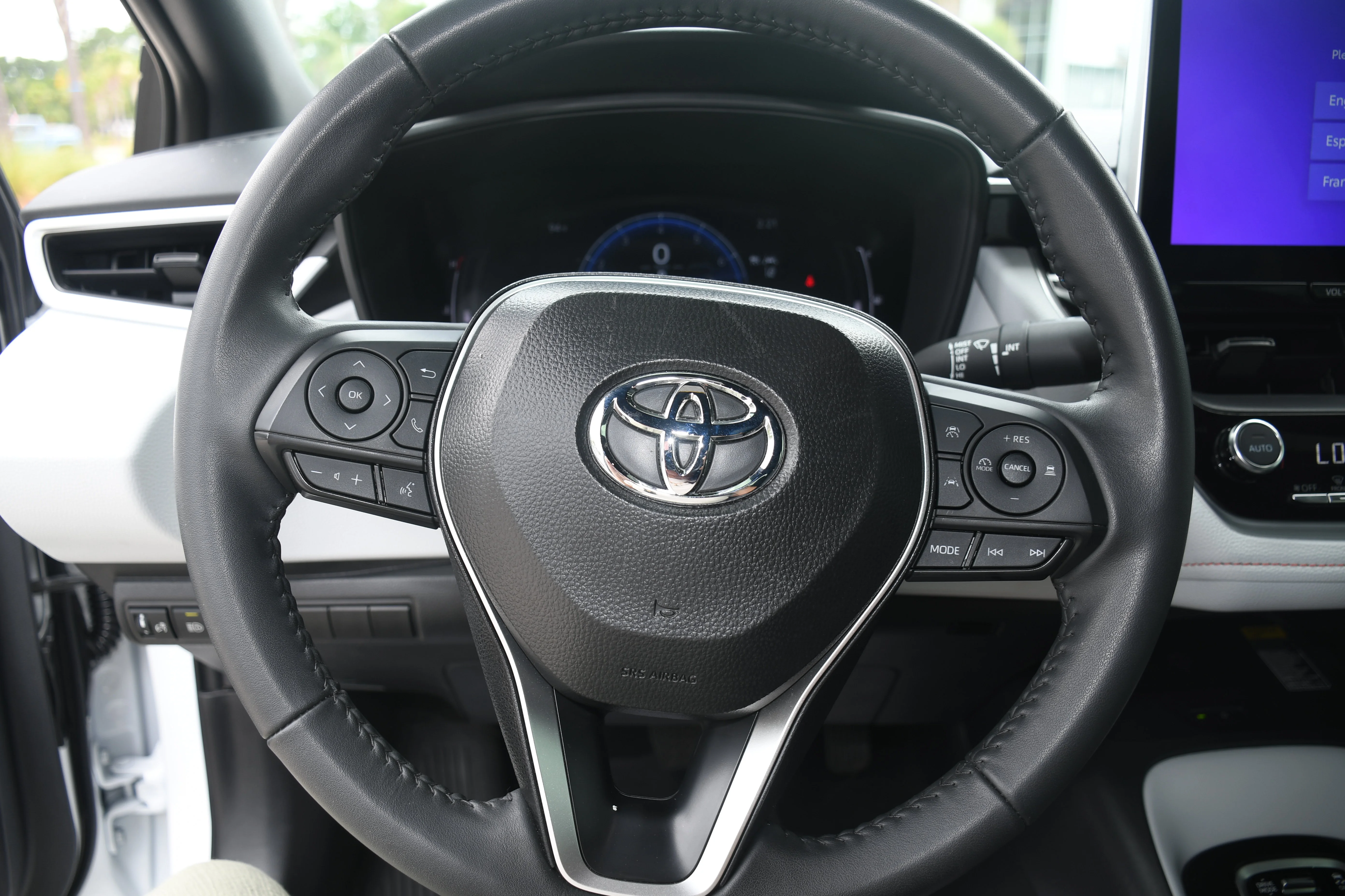 Used 2025 White Toyota FX image 11