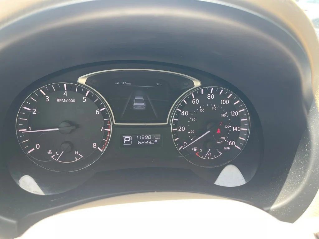 Used 2013 White Nissan 2.5 S image 6