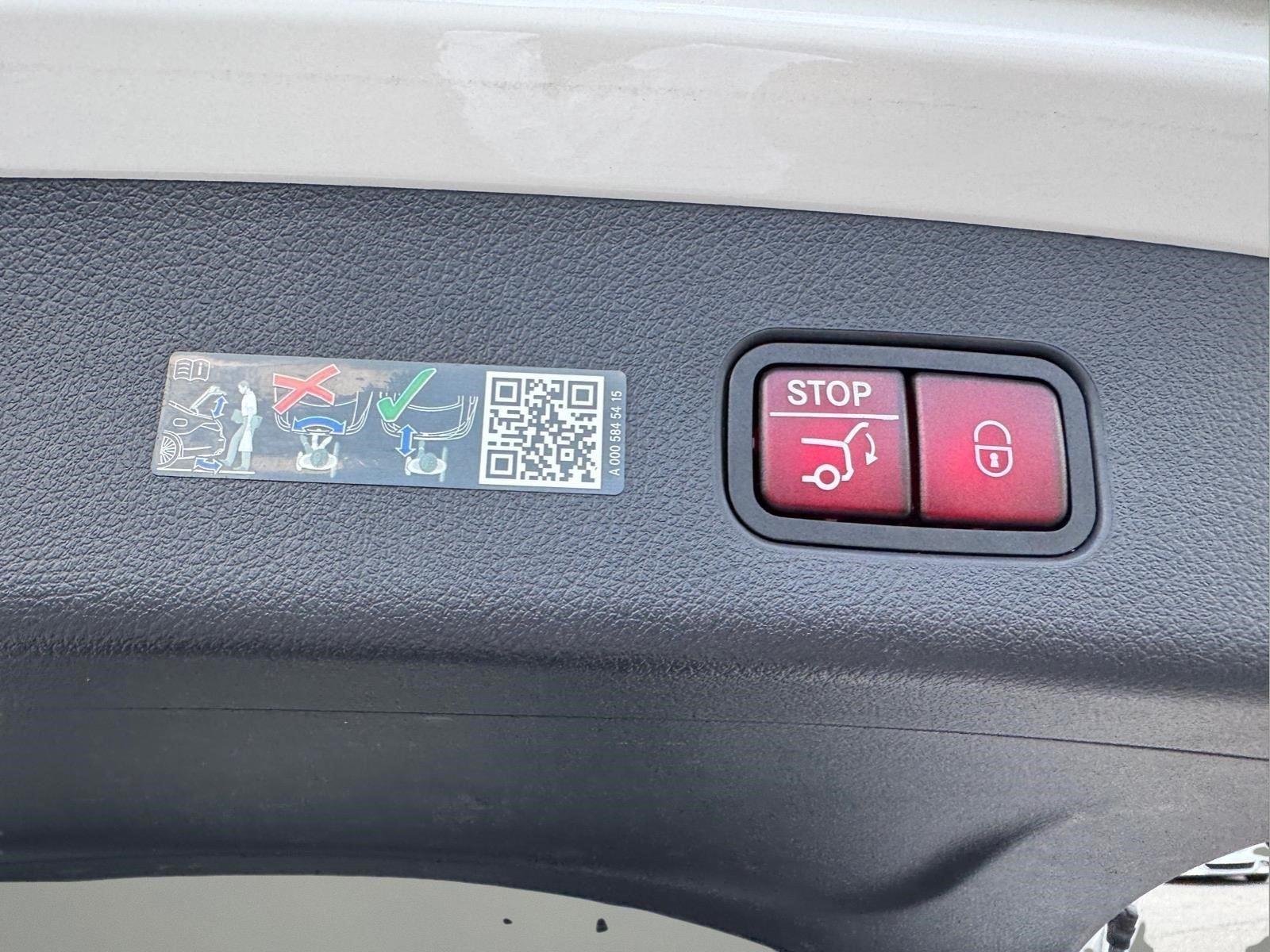Used 2024 Polar White Mercedes-Benz GLC 300 image 14