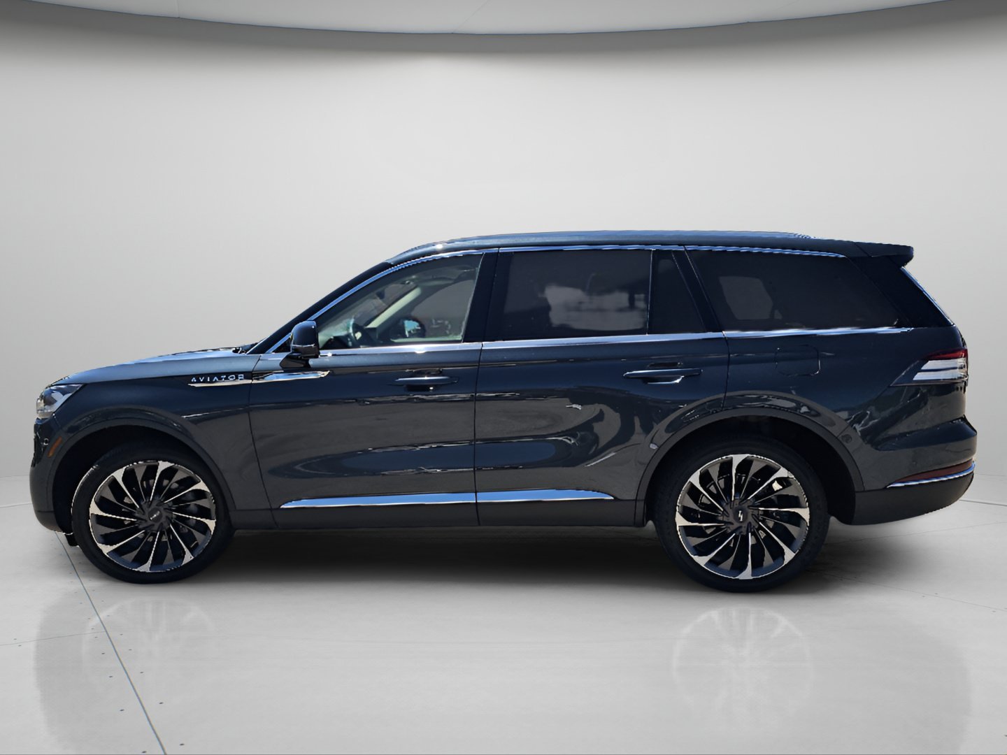 Used 2021 Blue Lincoln Reserve image 24