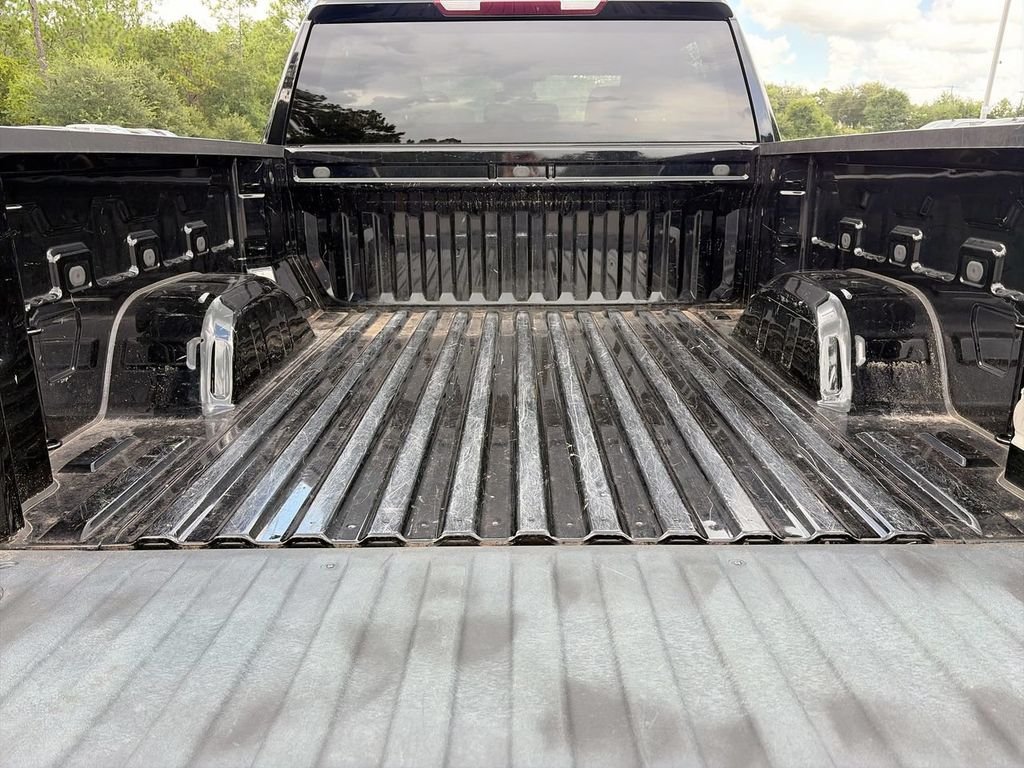 Used 2022 Black Chevrolet Custom image 7