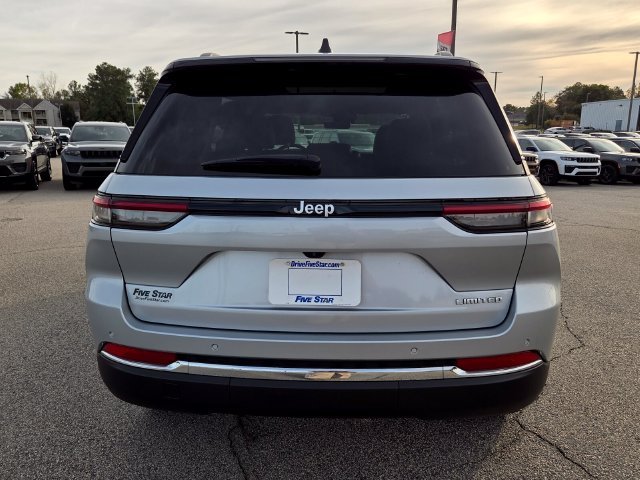 Used 2025 Silver Jeep Limited image 11