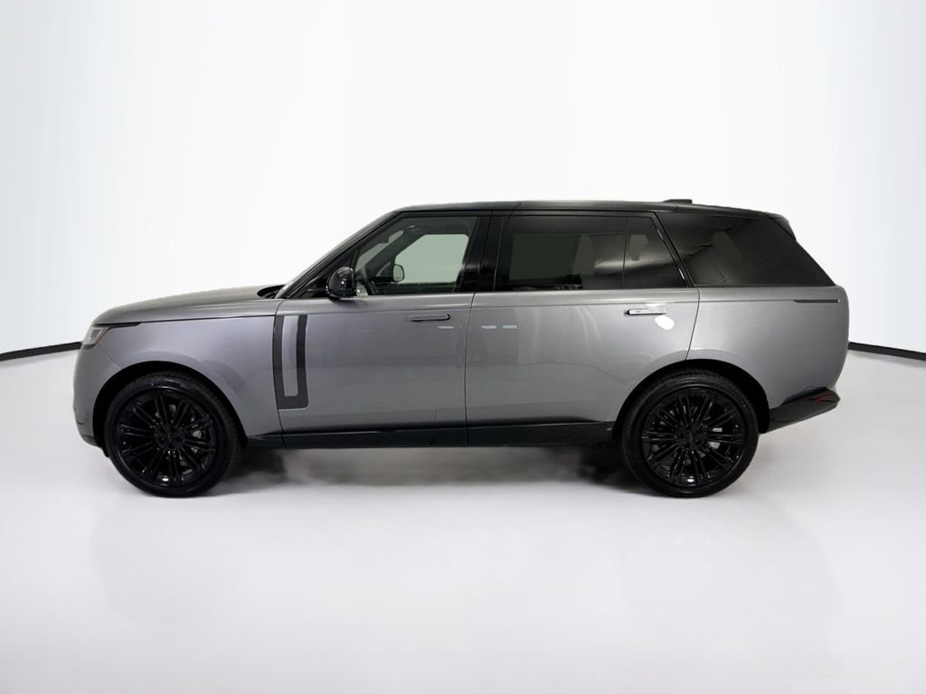 New 2026 Eiger Grey Land Rover SE image 8