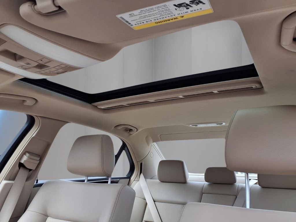 Used 2014 White Mercedes-Benz E 350 image 23