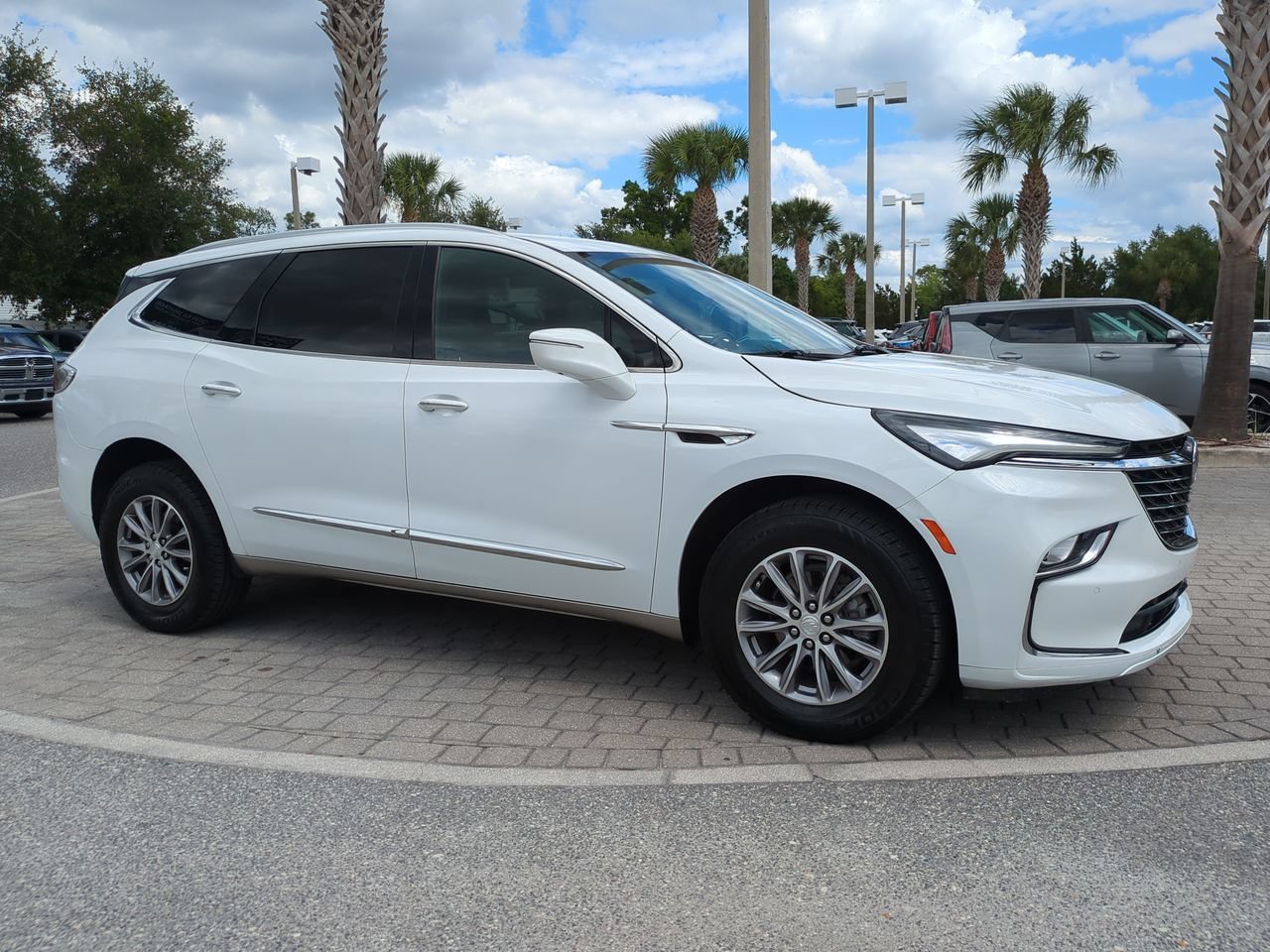 Used 2022 Buick Enclave Premium with VIN 5GAEVBKW7NJ161159 for sale in Kansas City