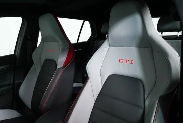 New 2026 Moonstone Gray Volkswagen SE image 5