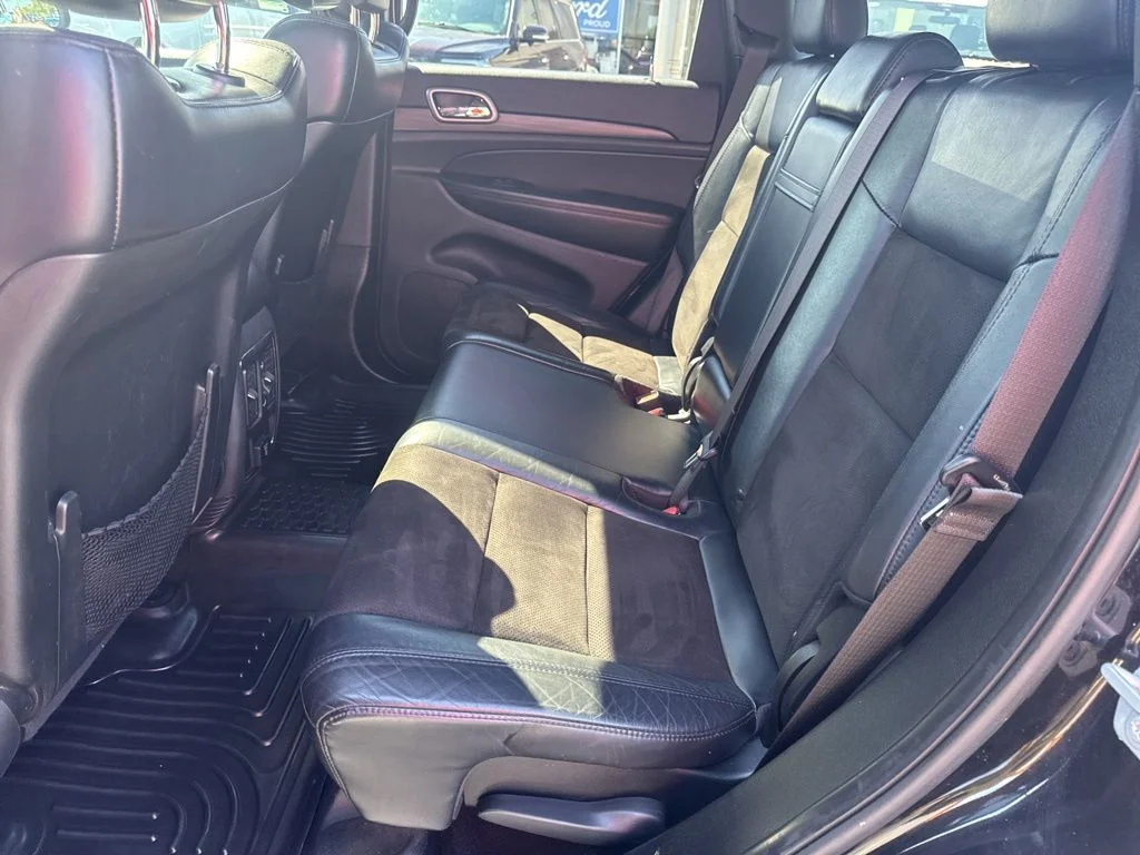 Certified Used 2019 Diamond Black Jeep Altitude image 31